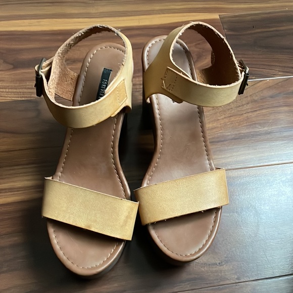 Forever 21 sandals size 6 - Picture 2 of 5